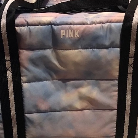 *NWT* VS PINK Quilted Duffle - Picture 5 of 7